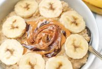 3-Minute Peanut Butter Egg-White Oatmeal Bowl