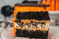 Black Velvet Cookies ’n Cream Cheesecake Cake Recipe