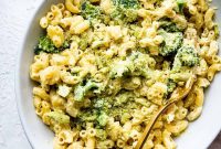 Creamy Vegan Mac and Cheese Recipe with Cashew Cheese