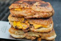 Croissant Smash Burger: Flaky Bun Meets Juicy Beef