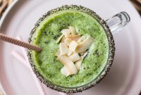 Tropical Green Smoothie with Mango, Pineapple & Spinach