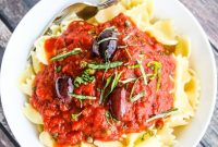 Authentic Pasta Puttanesca Recipe: Tangy Olive & Tomato Sauce