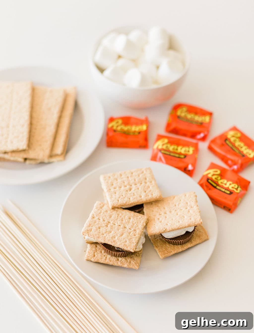 Reese’s S’mores Recipe: Homemade Chocolate Peanut Butter S’mores 3 img 108394 2