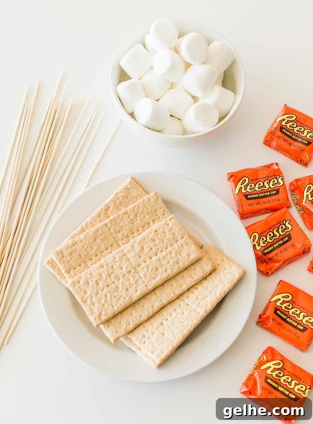 Reese’s S’mores Recipe: Homemade Chocolate Peanut Butter S’mores 4 img 108394 3