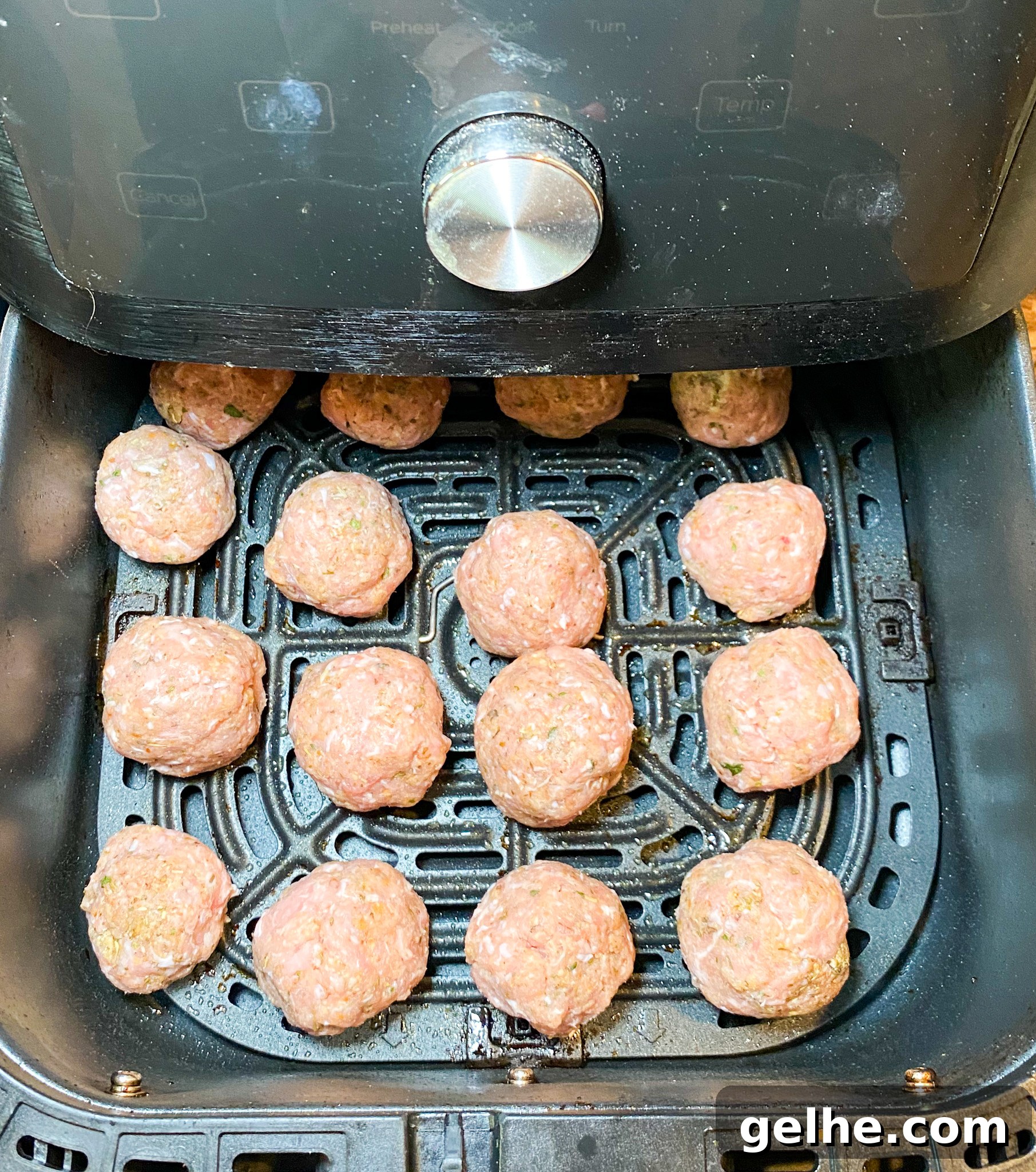 Crispy Air Fryer Turkey Meatballs Recipe for Weeknight Dinner 5 img 11826 4