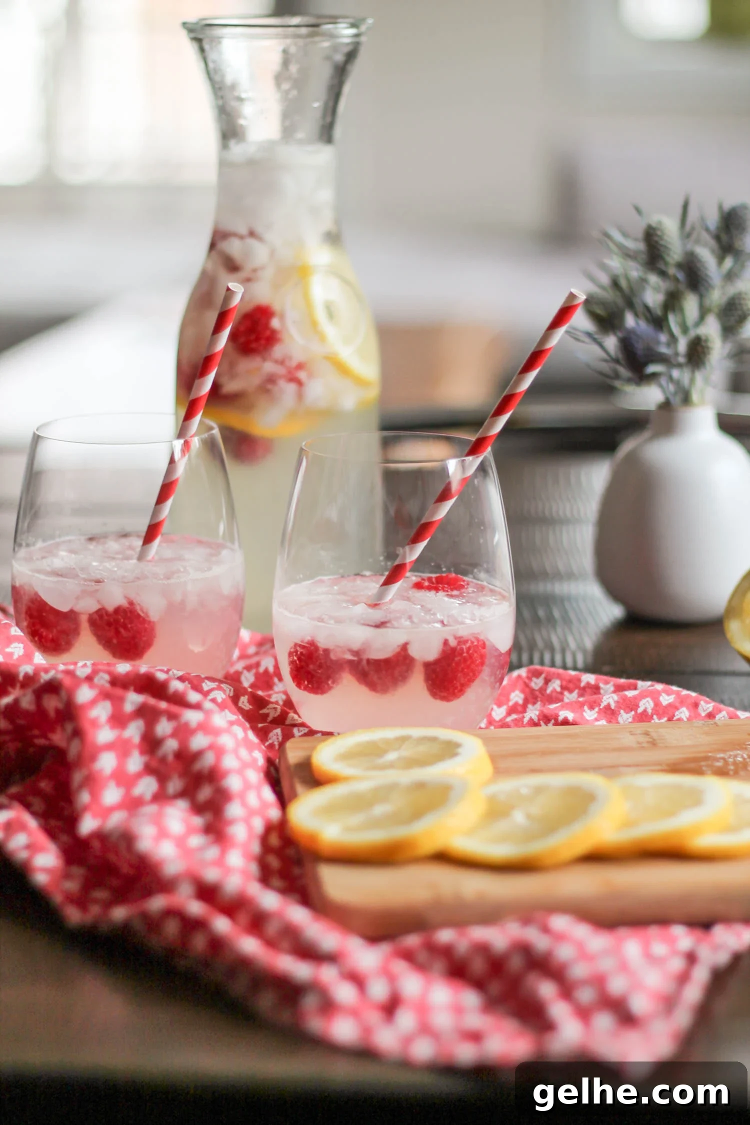 Sparkling Raspberry Lemonade Cocktail Recipe for Summer Sips 3 Raspberry Lemonade Cocktail