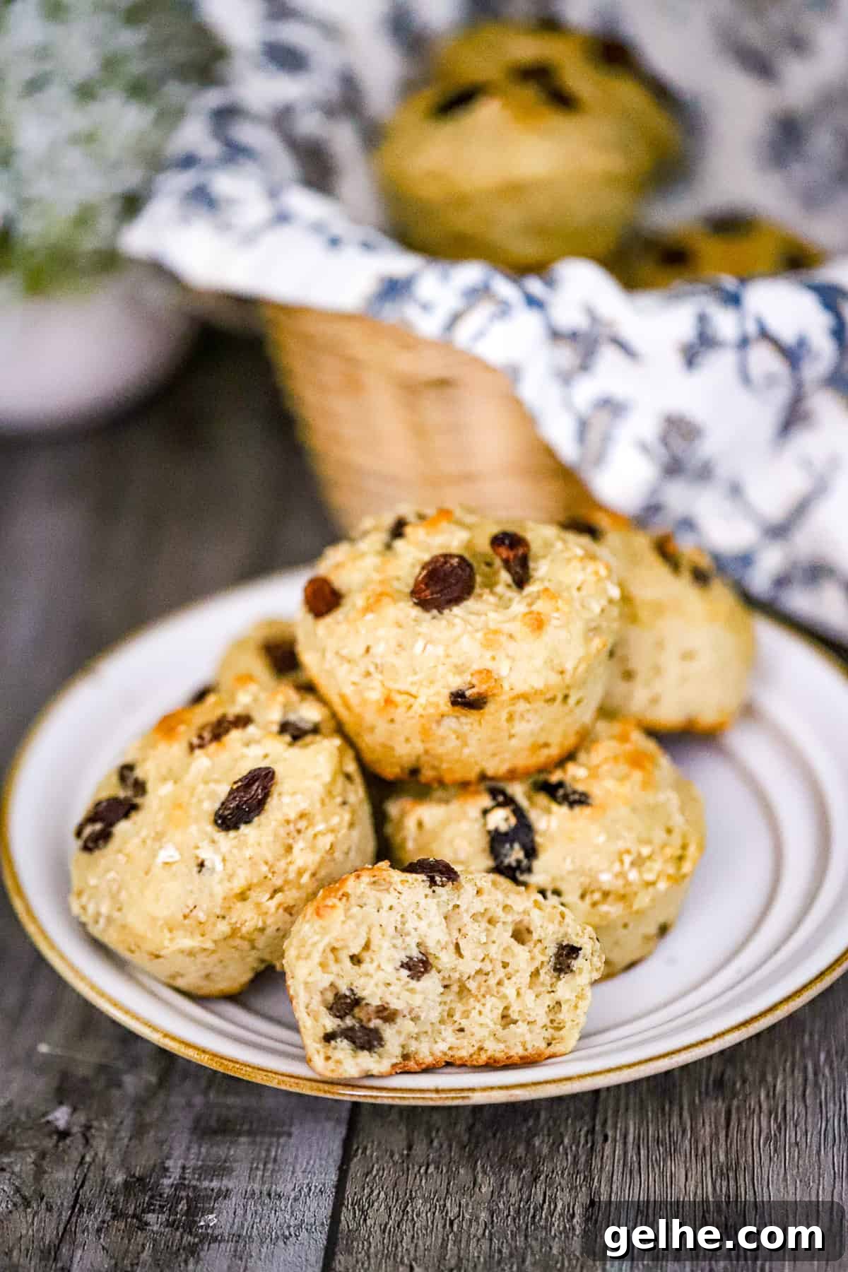 inside texture of oatmeal and raisin muffins