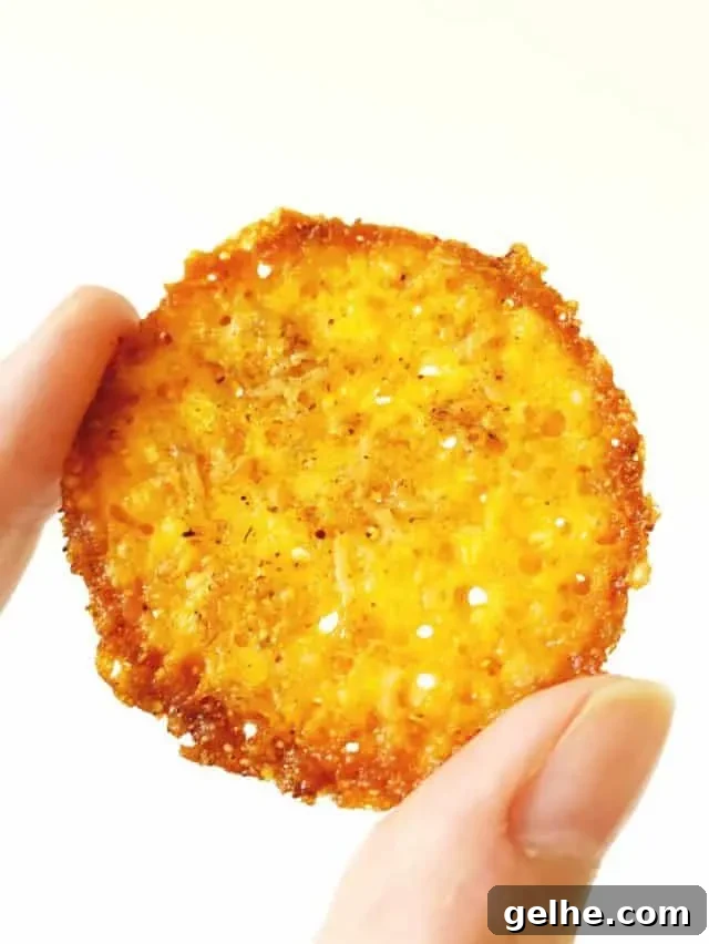 holding a zero carb taco cheese crisp