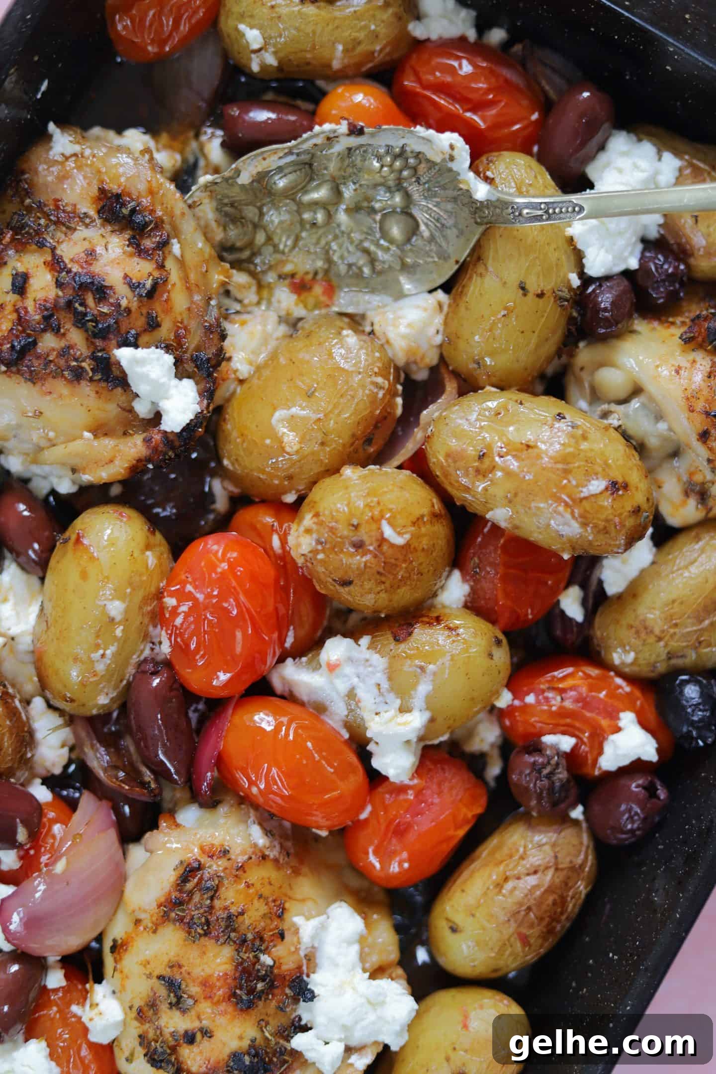 greek chicken traybake