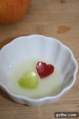 Apple hearts in lemon juice