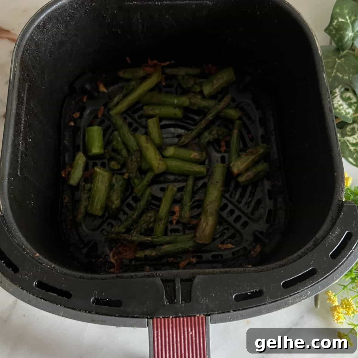 How to make air fryer frozen asparagus. 