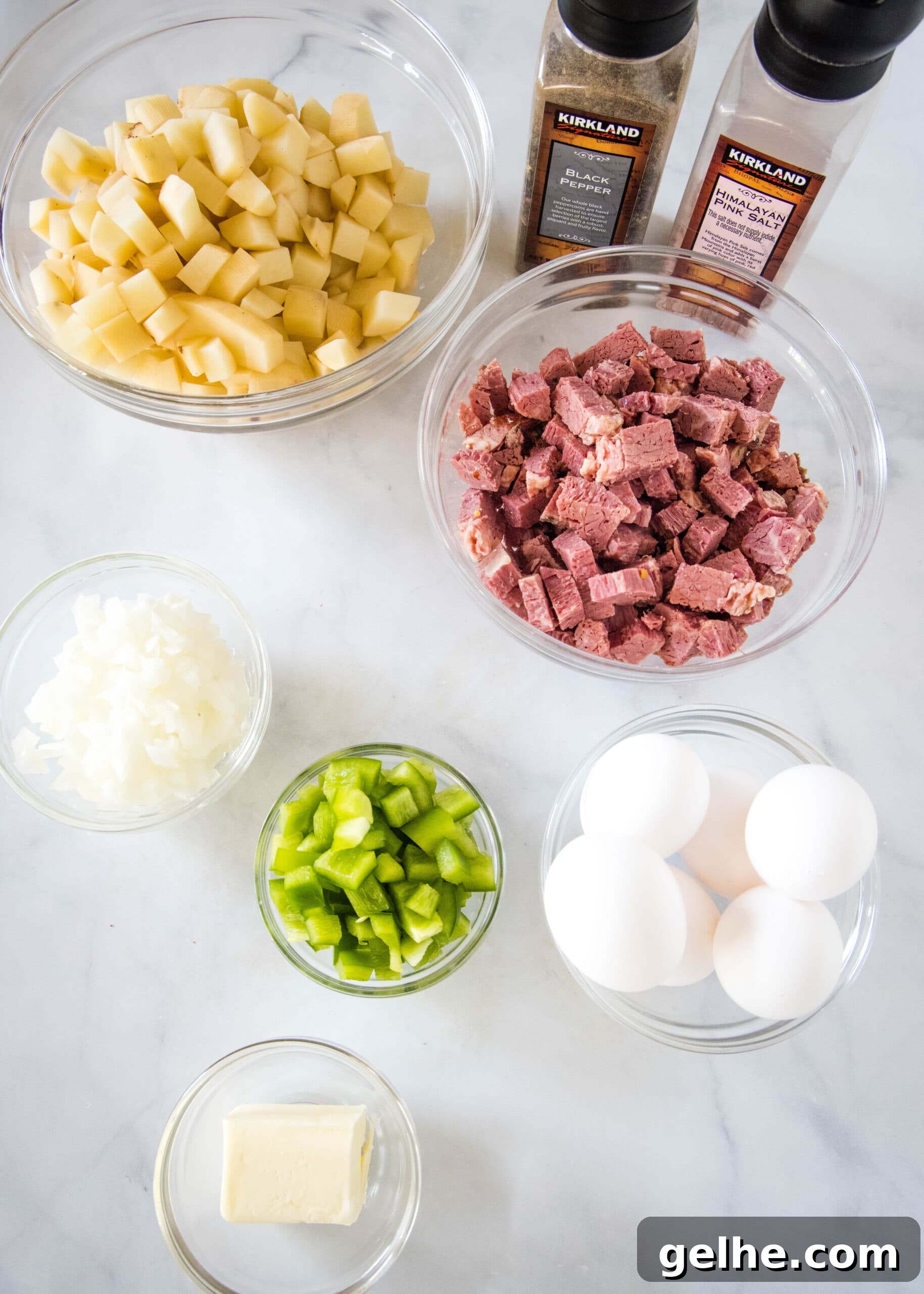 Make homemade corned beef hash with leftover corned beef, tender potatoes, onions, and bell peppers. An easy breakfast, ready in 30 minutes! Ingredients for corned beef and hash.