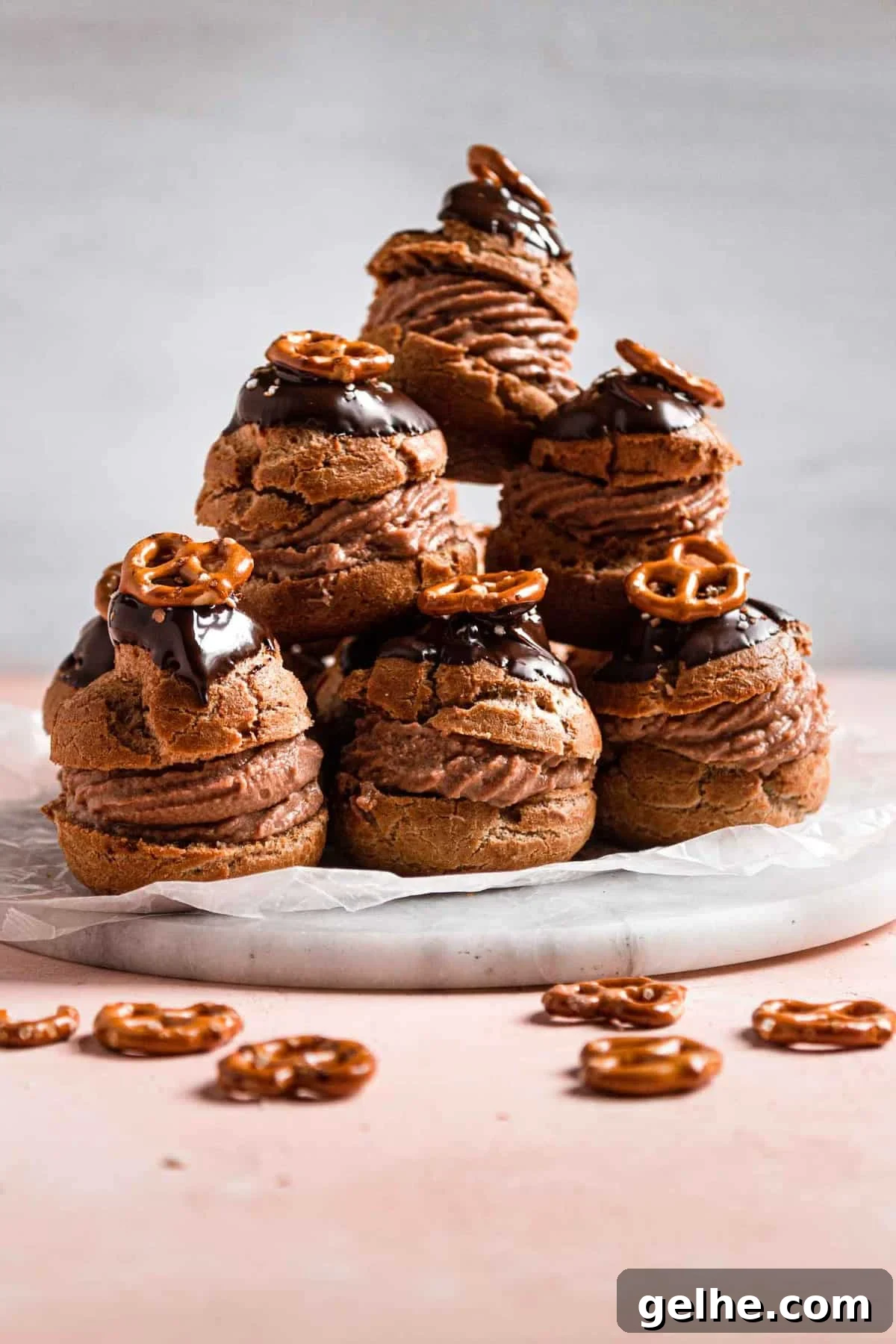 Pretzel Chocolate Cream Puffs: Salty-Sweet Dessert Recipe 4 Pretzel chocolate cream-puffs recipe